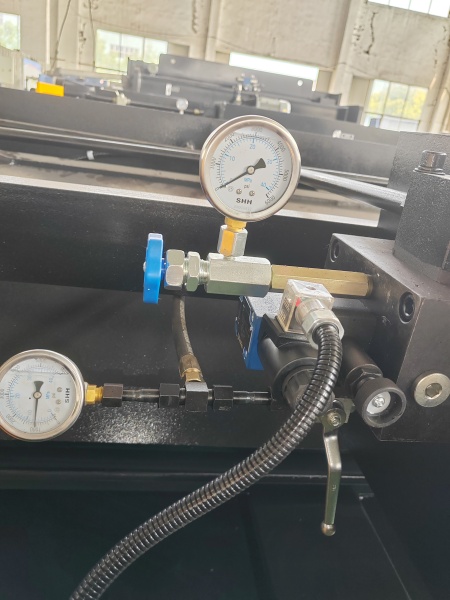 Гильотина гидравлическая Stalex HSB 3200x8